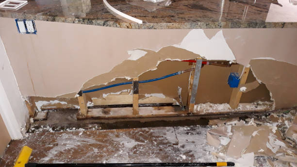 Best Emergency water damage restoration  in Sunnyside, CA